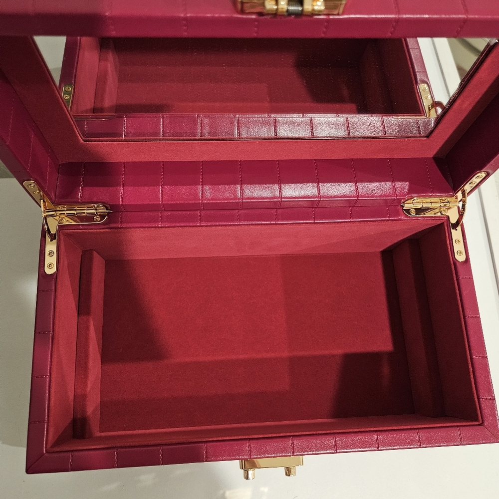 Victoria's Secret jewelry box trunk - Picture 8 of 9
